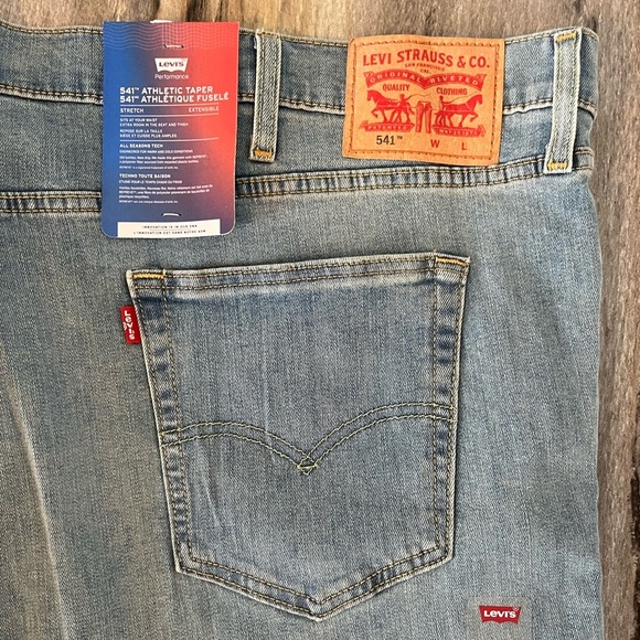 Levi's 541 Big & Tall 52x32 Athletic Taper Fit Jeans Denim Light Wash Plus Size - Picture 9 of 16